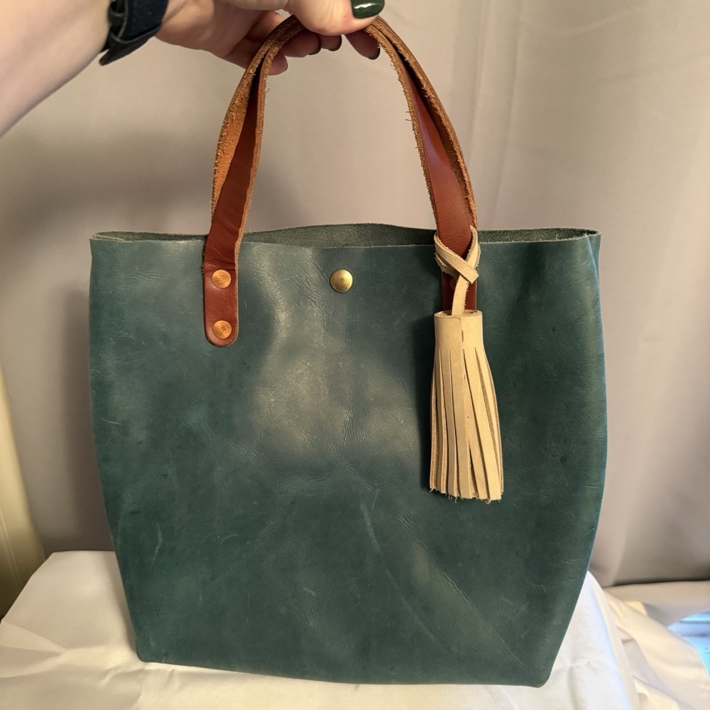 KMM & Co. MINI TOTE BAG ATLANTIC BLUE LEATHER CROSSBODY SHOULDER BAG TASSEL EUC